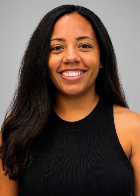 Dani Headshot